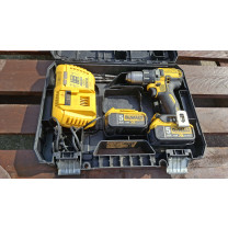 Akkus csavarozó, Dewalt DCD790NT