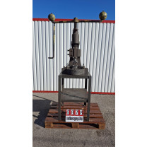 Lendkerekes prés, csavarprés, orsós prés