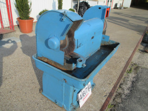 Table type grinder